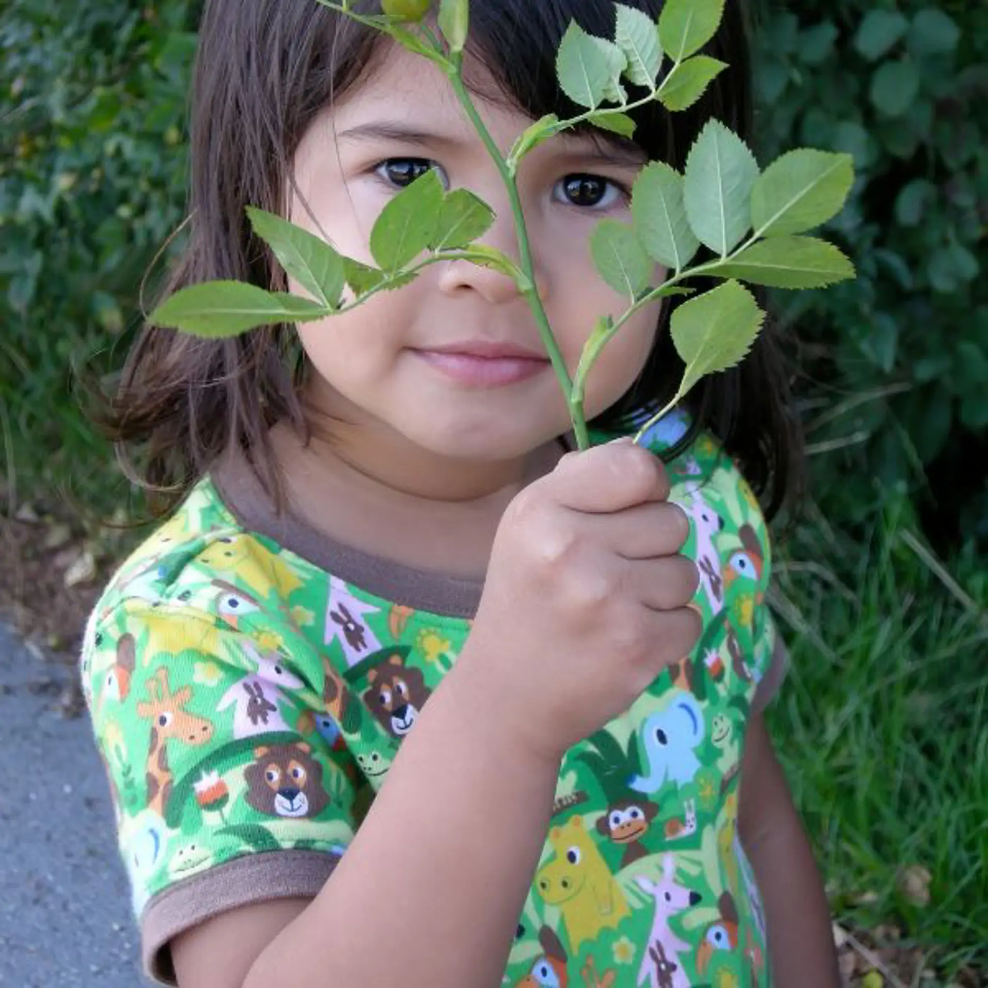 Kids wearing colours in nature