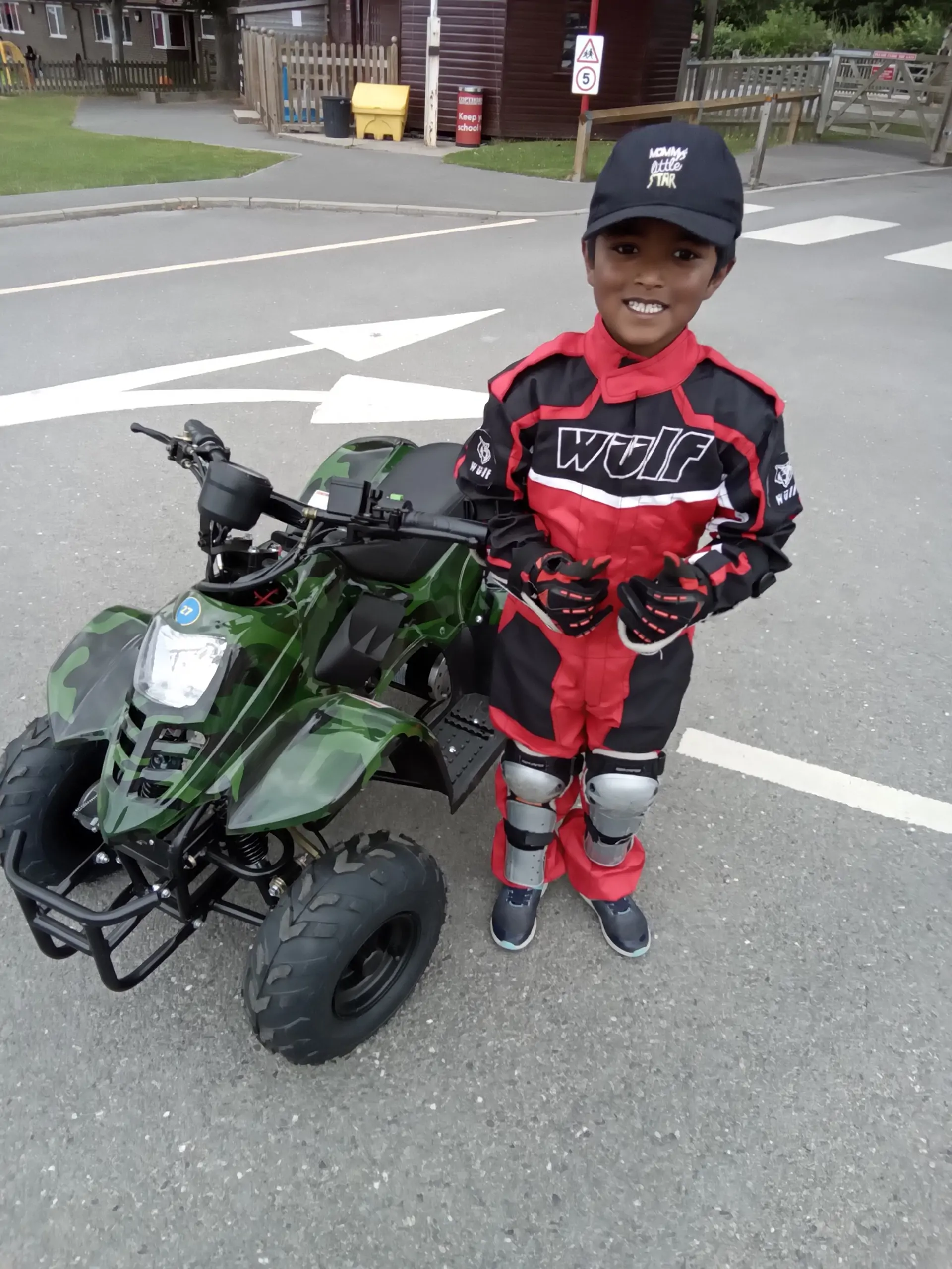 Barracudas camp motor sports boy.png