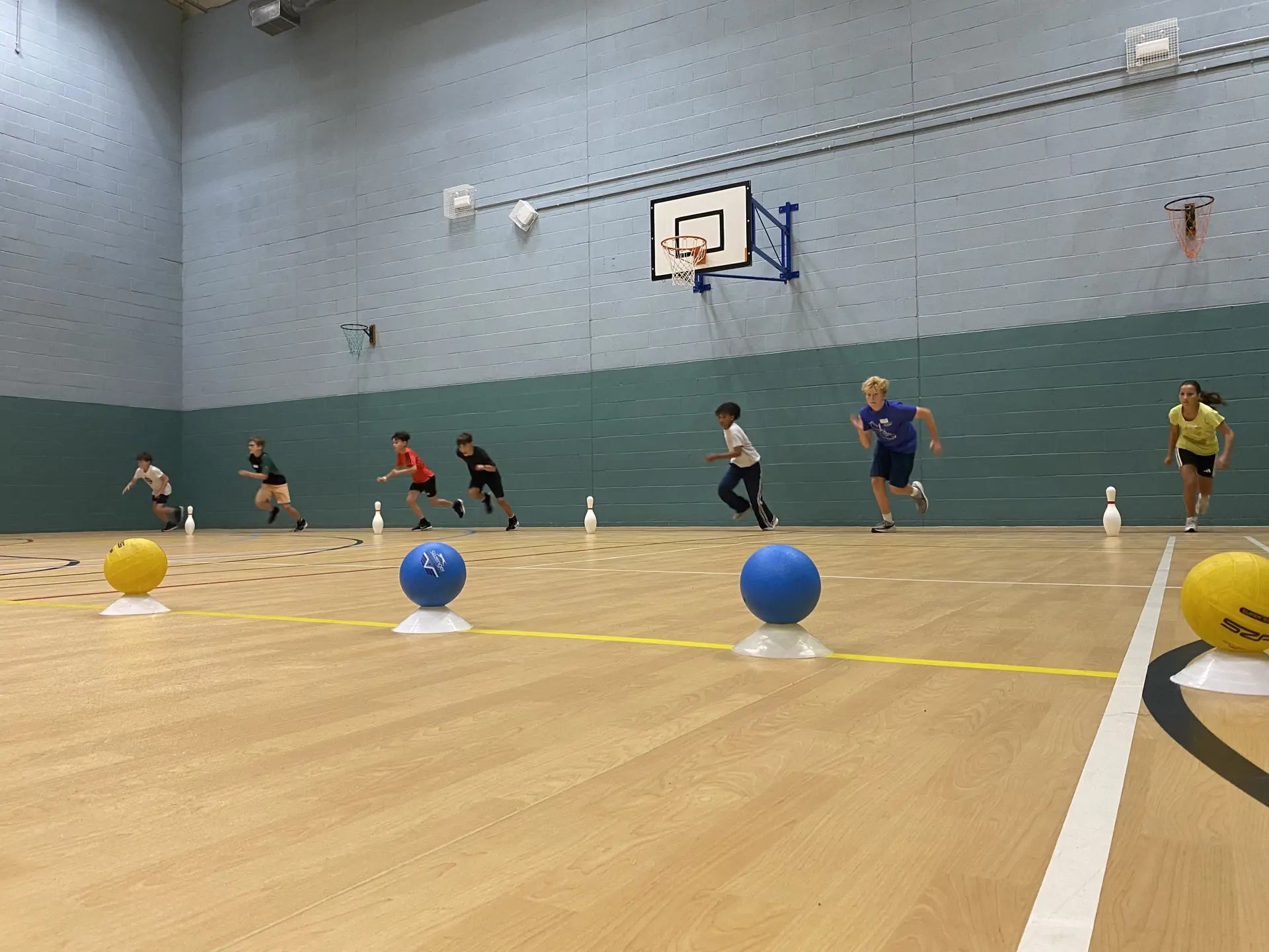 Barracudas High Wycombe camp sports hall ball games.jpg