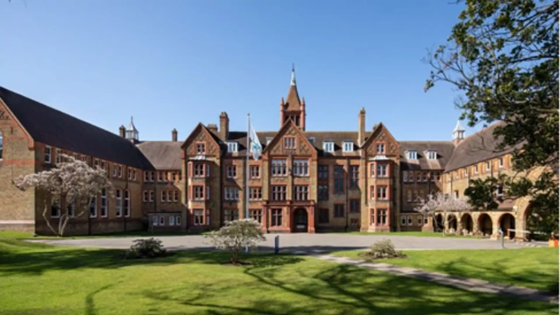 St Margaret's School, Bushey