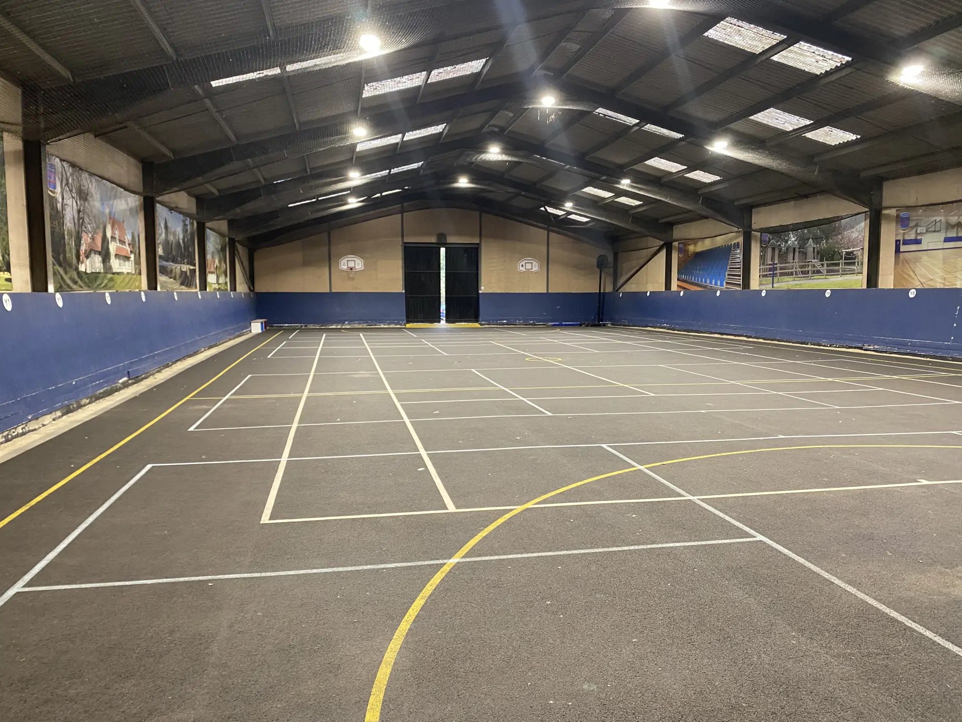 Barracudas Harlow camp sports hall.jpg