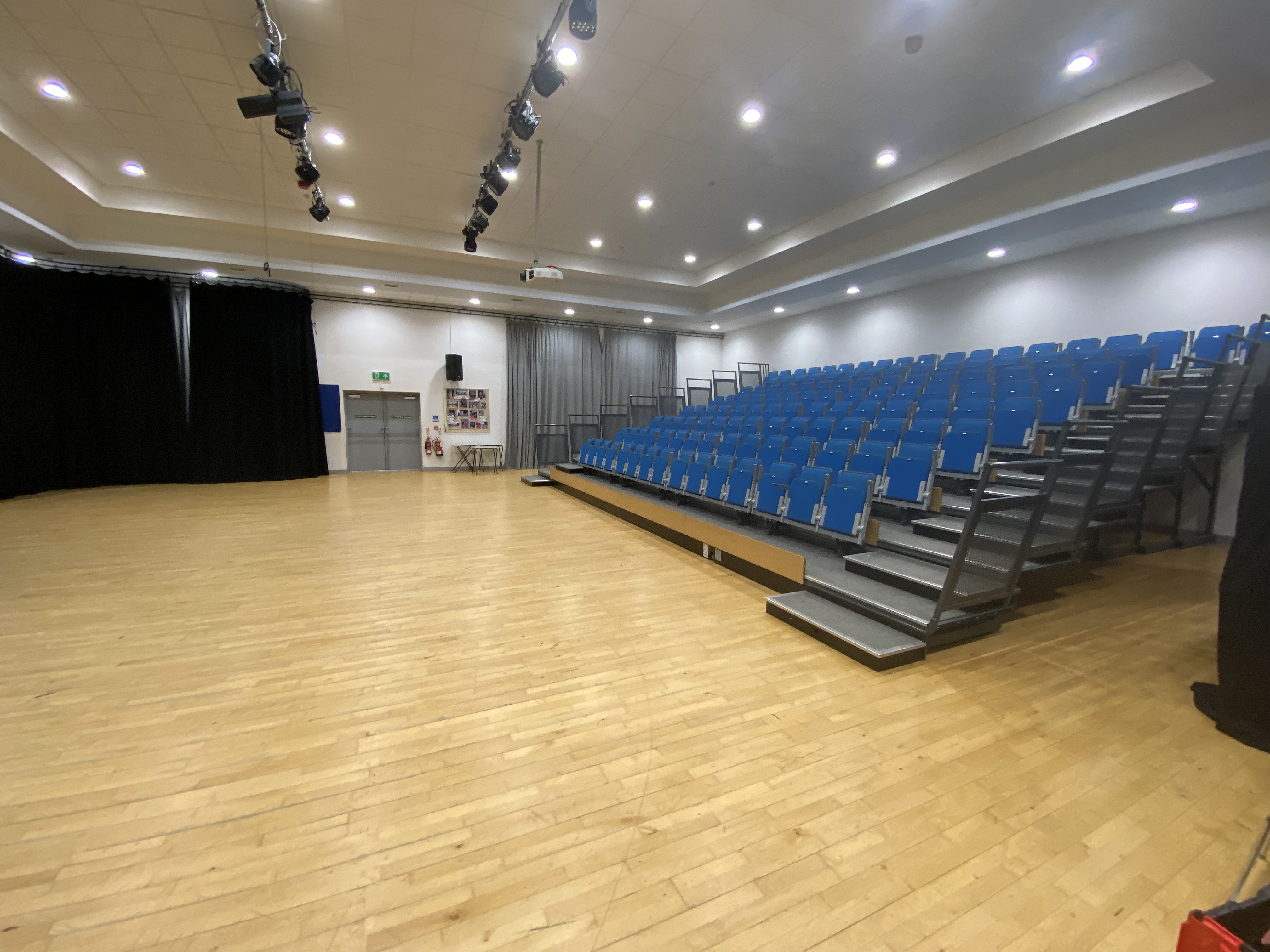 Barracudas Harlow camp theatre.jpg